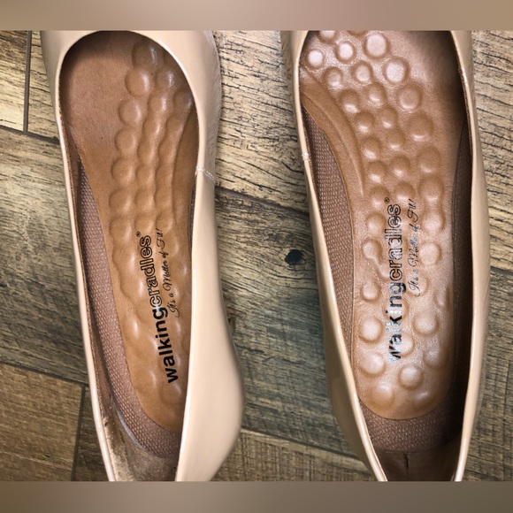 Walking Cradles Patent Leather Pointed Toe Formal Kitten Heel size 8N - Picture 4 of 8